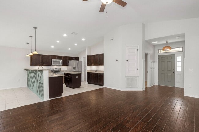 Building Photo - Available March 2nd