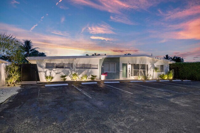 Building Photo - 2407 NE 33rd Ave