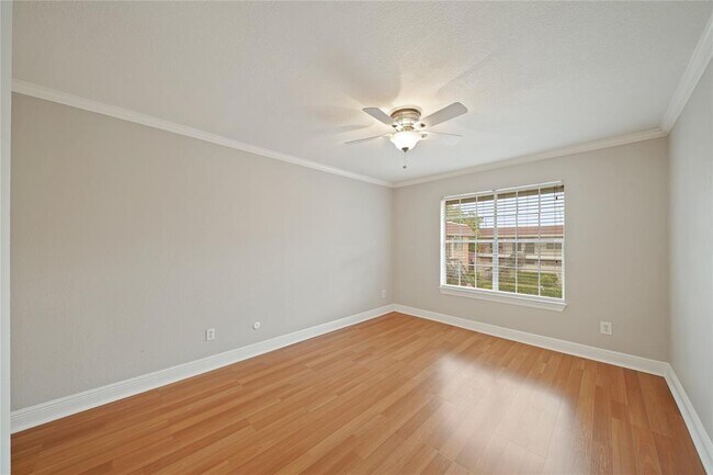 Building Photo - 845 Augusta Dr