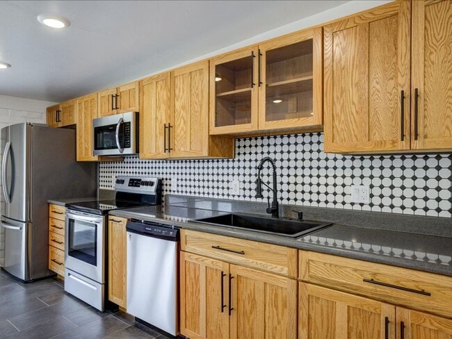 Building Photo - 8551 E Lee Pl