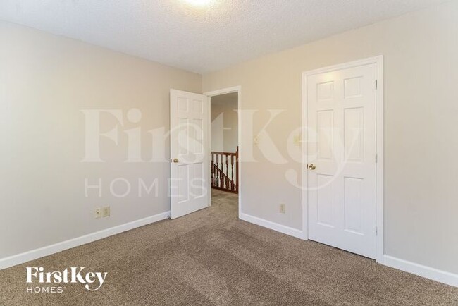 Building Photo - 1804 Chipchase Rd
