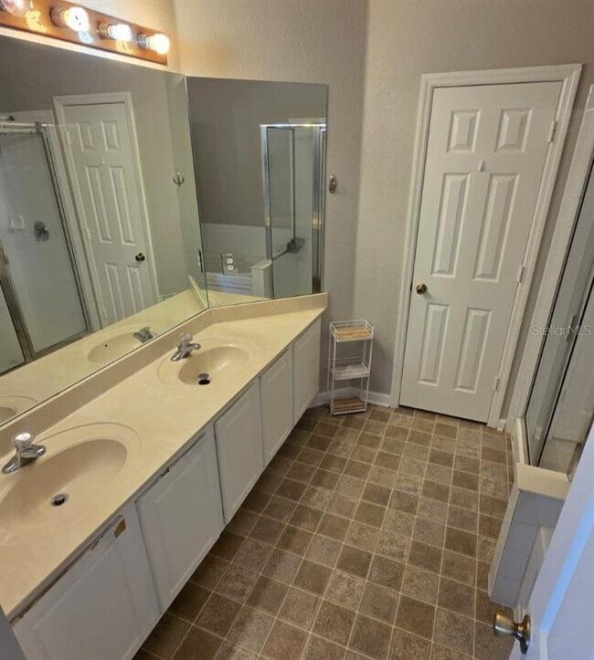 Building Photo - 13527 Misarden Ln