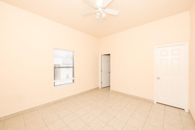 Building Photo - 2119 S Ejido Ave