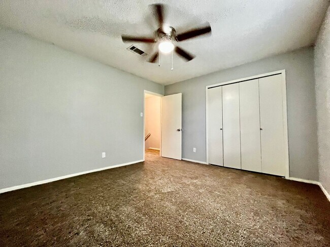 Building Photo - 17 Powhatan Dr