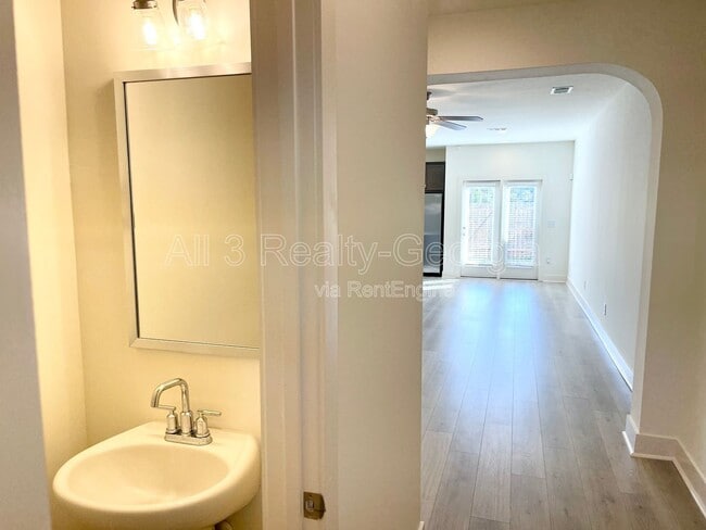 Building Photo - 5859 Greystone Dr