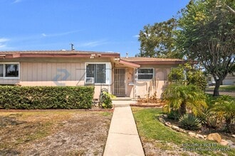 Building Photo - 10932 La Cima Dr