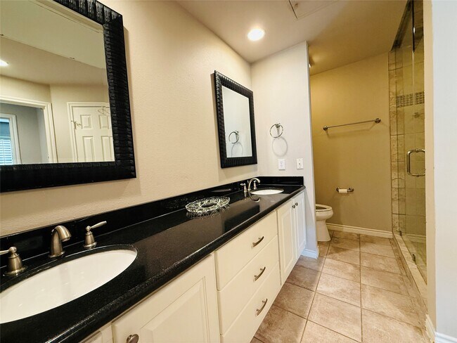 Building Photo - 2400 McCue Rd