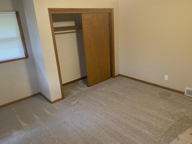 Building Photo - 18105 Milwaukee Ave