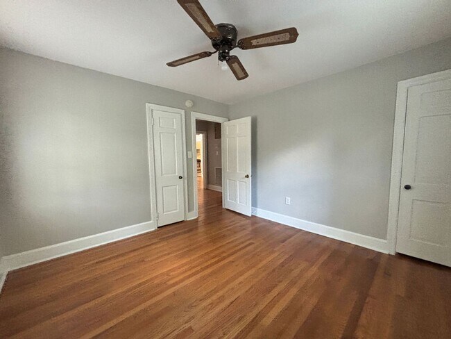 Building Photo - Available now. WATER & SEWER INCLUDED! Gre...