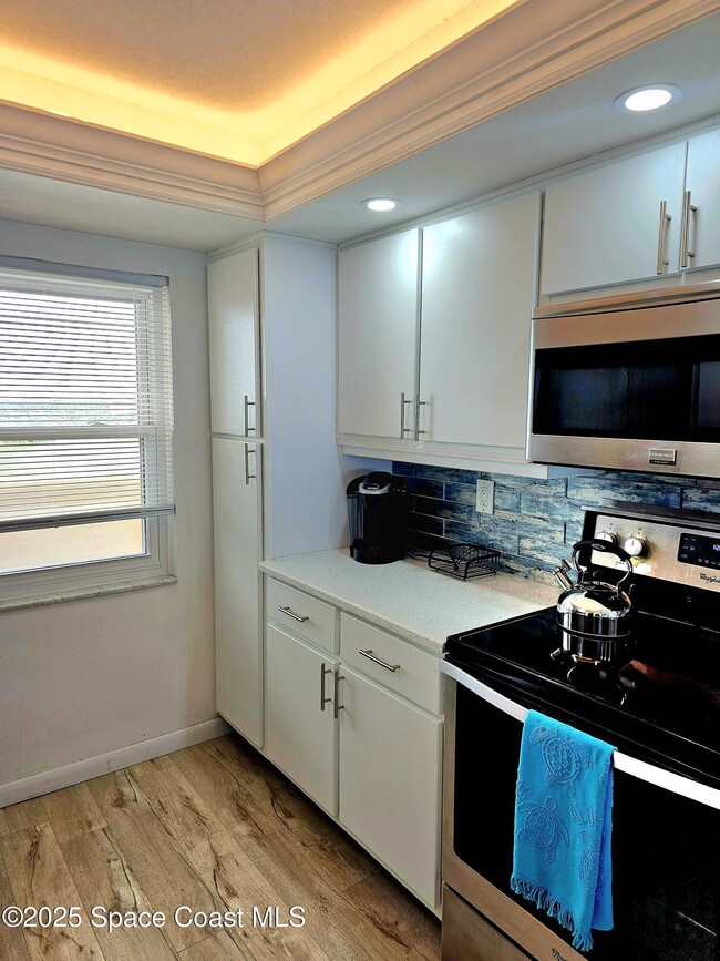 Building Photo - 1095 Jimmy Buffett Mem Hwy
