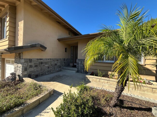 Building Photo - MOUNTAIN VIEWS!! Newbury Park 4+2.5 w/family rm, 2 fireplaces, cul-de-sac!