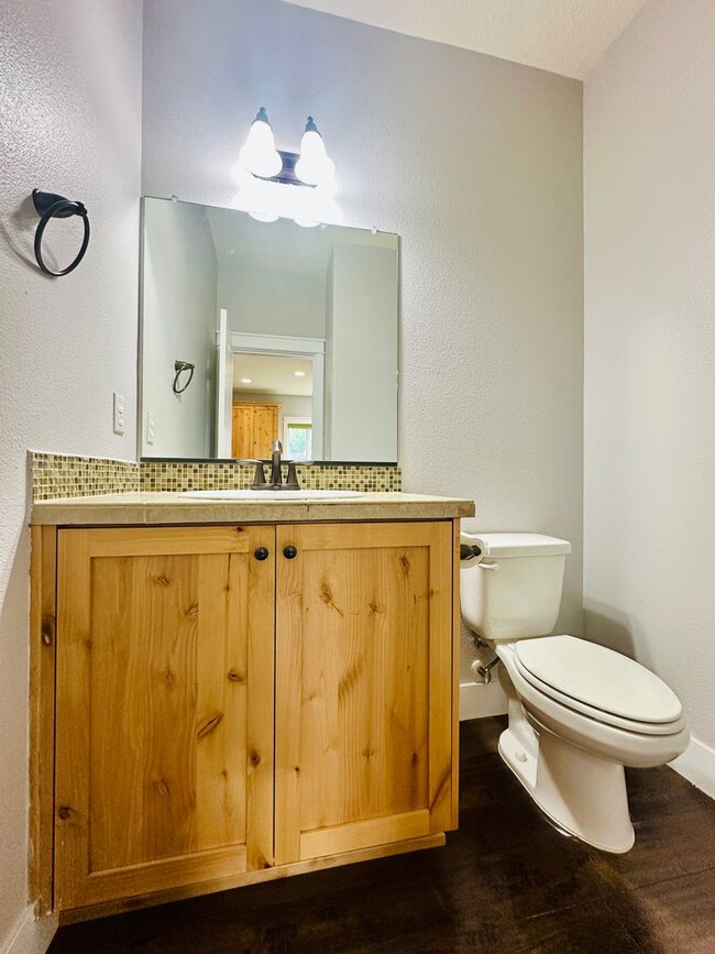 Building Photo - *Half-Off 1st Month's Rent!* Two Bedroom H...