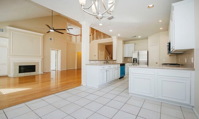 Building Photo - 16207 Waiting Spring Cir