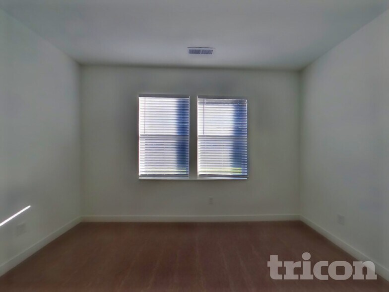 Building Photo - 11823 Moorfield Ln