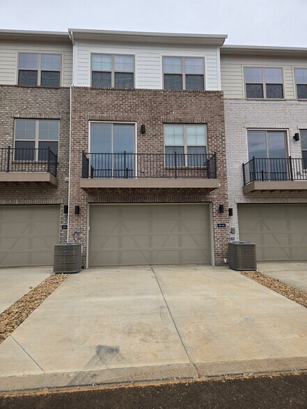 Building Photo - 2615 Wilkinson Pike