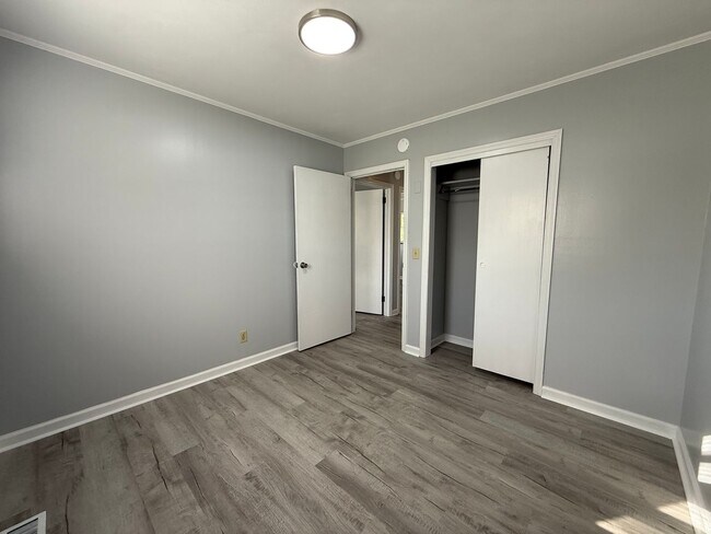 Building Photo - 3 Bedroom 1.5 Bathroom Home Located in Greeneville, TN