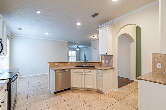 Building Photo - 17911 Serene Shore Dr