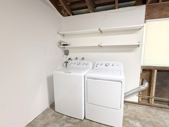 Building Photo - Remodeled One Story Home Located In Desirable Lafayette !