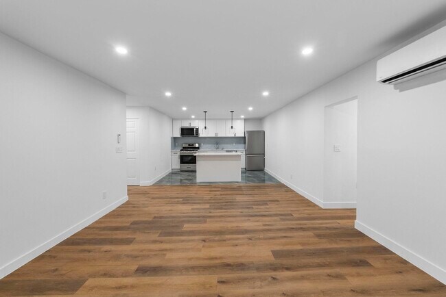 Primary Photo - 7013 POLK St