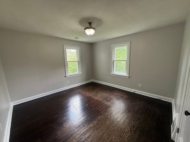 Building Photo - Spacious 2 bedroom with bonus room for rent - Canton NW