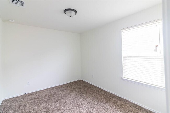 Building Photo - 1131 Aronia Ln