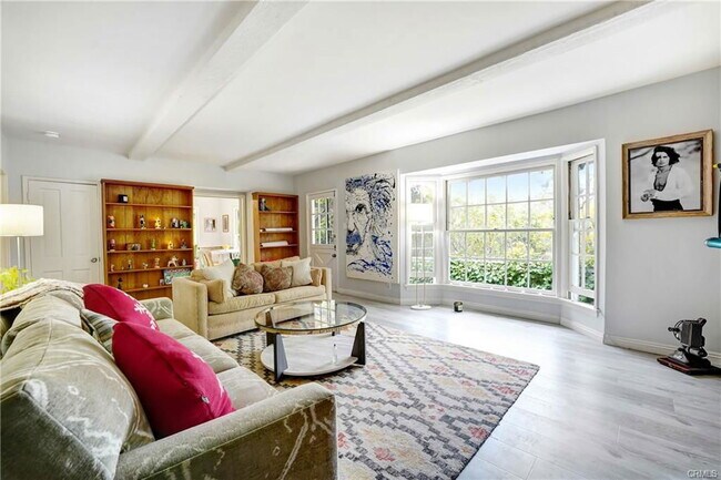 Building Photo - 12060 Laurel Terrace Dr