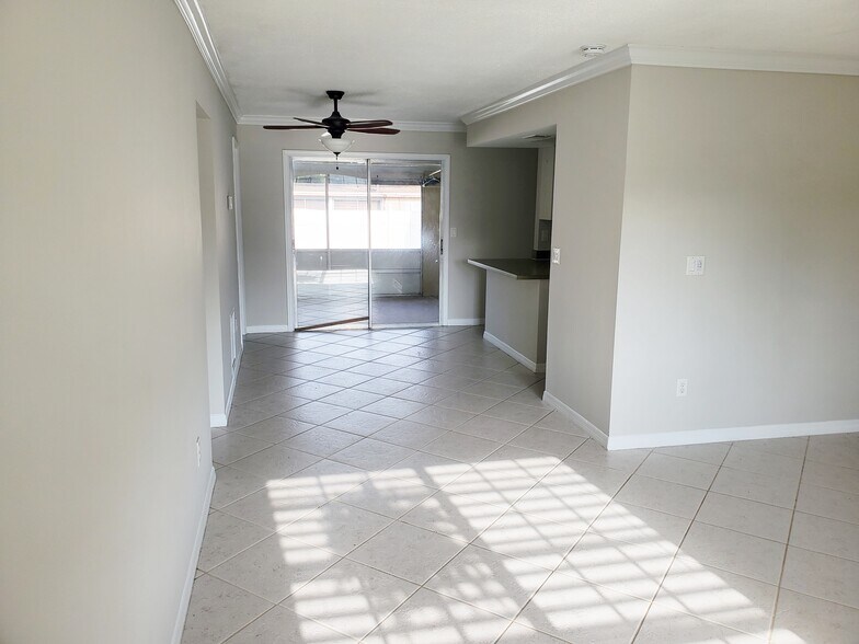 Building Photo - 3308 NE Jeannette Dr