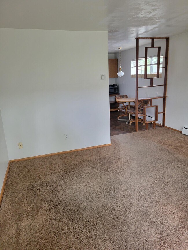 Building Photo - 1484
