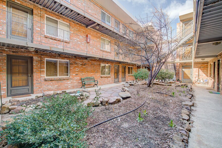 Building Photo - 155 S Pennsylvania St