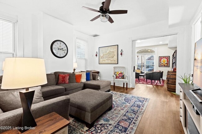 Building Photo - Spacious Home in the Heart of Clifton