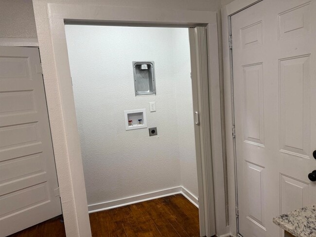 Building Photo - 508 B