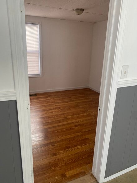 Bedroom 2 - 8 E Kendall St