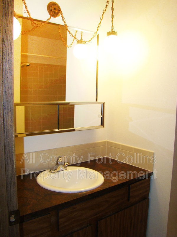 Building Photo - 421 Mulberry Dr