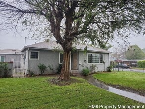 Building Photo - 306 W Sunkist St