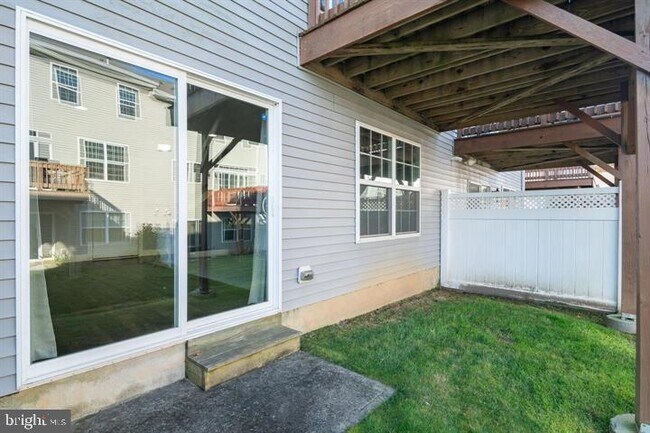 Building Photo - 27127 Hickory Ln