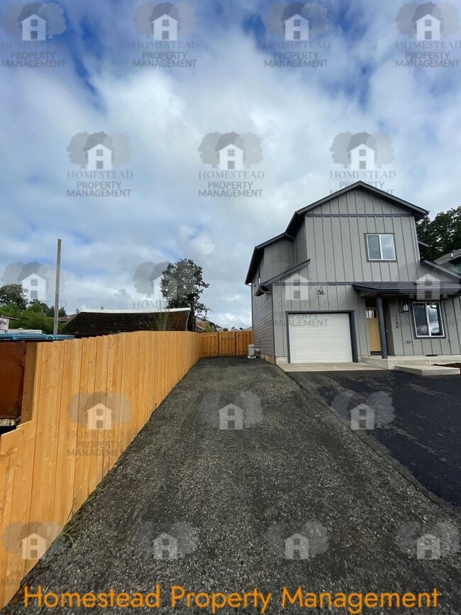 Building Photo - BEAUTIFUL HOME IN DALLAS!