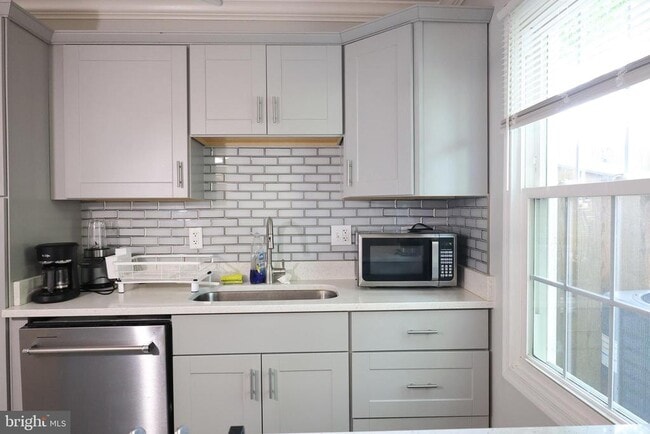 Building Photo - 2905 Wren Ct