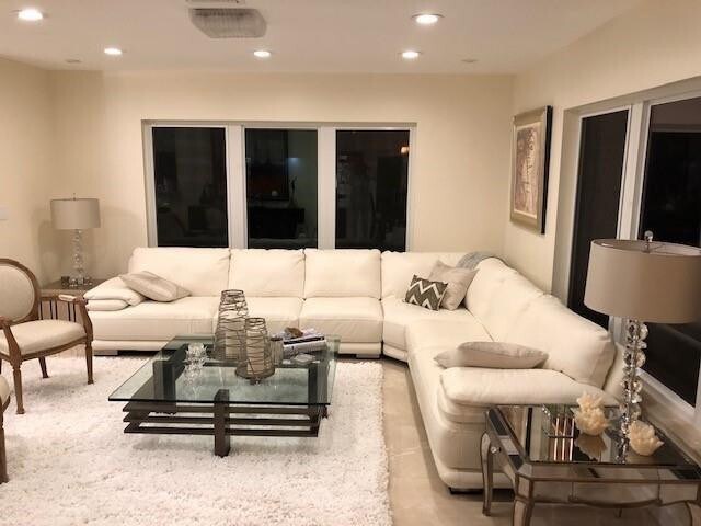 Building Photo - 2201 SE 20th St