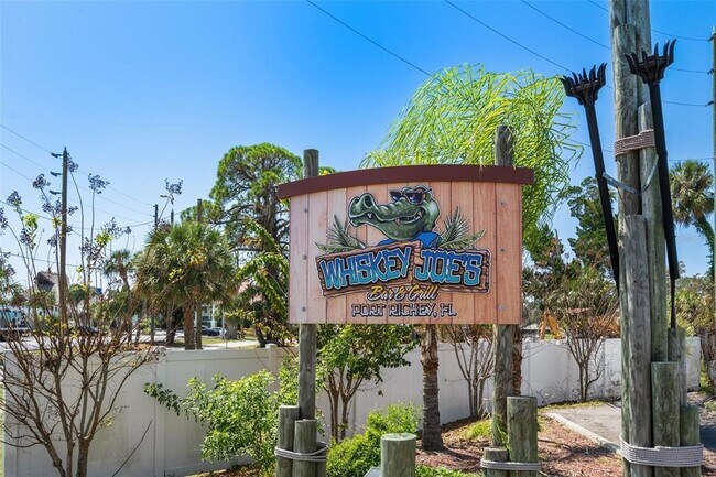 Building Photo - 4550 Bay Blvd