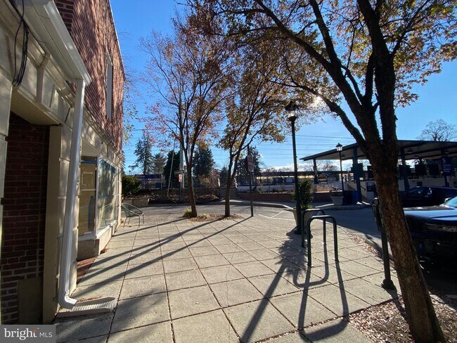 Building Photo - 222 Haverford Ave