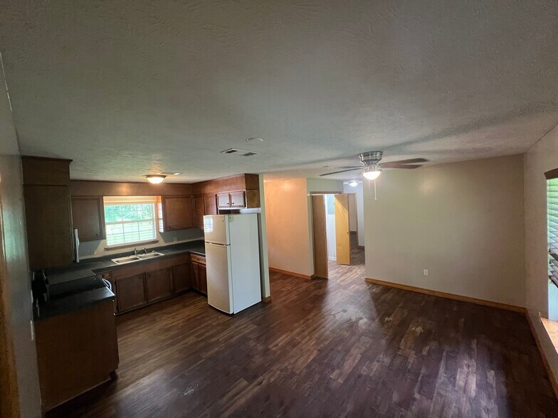 Building Photo - 167 McLin Cv