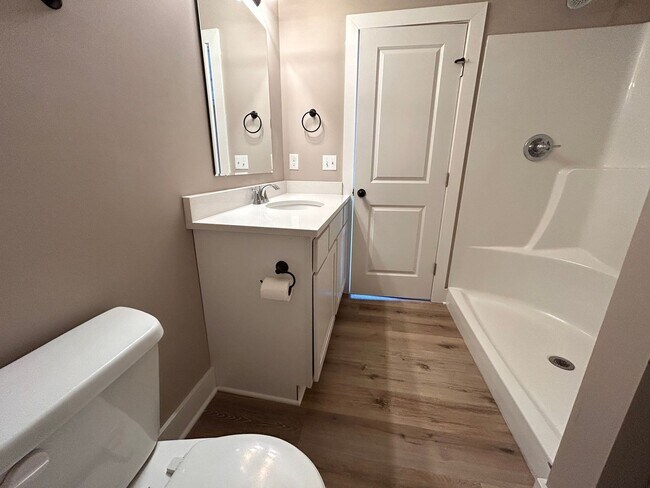 Building Photo - 1611-1613Dugan