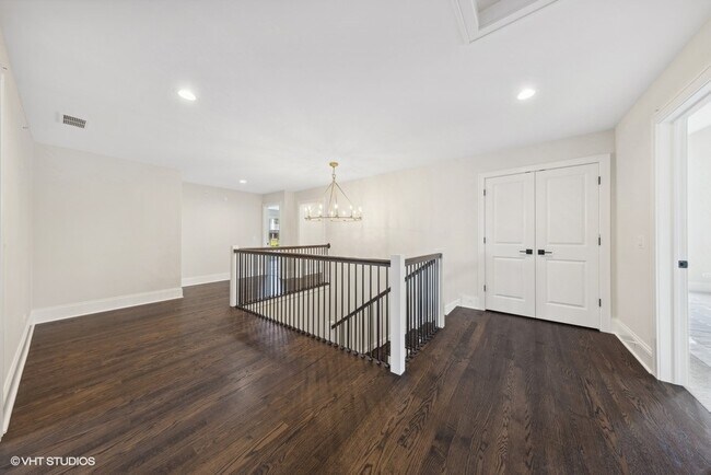 Building Photo - 5913 Flagg Creek Ln