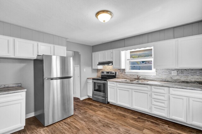 Building Photo - 10 Cemetery Ave