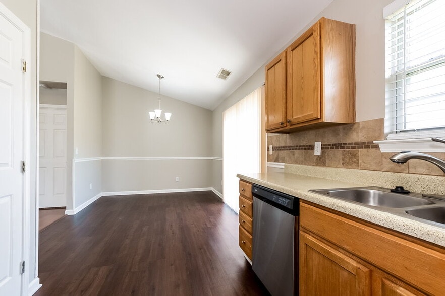 Building Photo - 12805 Beddingfield Dr