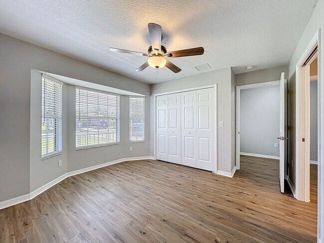 Building Photo - 2 Bedroom, 2 Bath | Lake Community | Dock & Boat Ramp Access