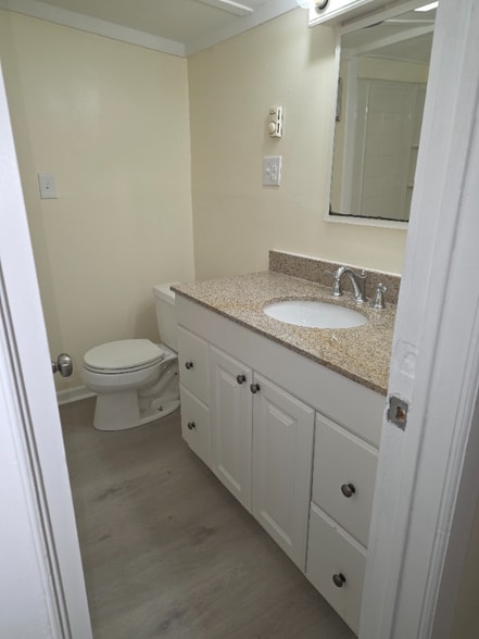 Building Photo - 437 State St