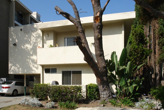 Building Photo - 3755 Mentone Ave