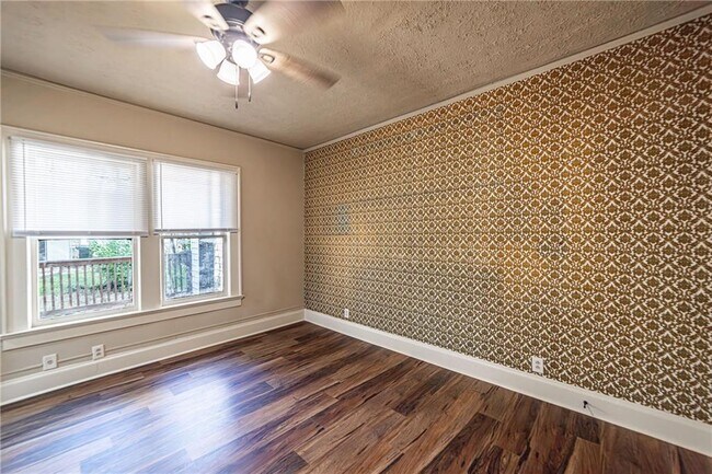 Building Photo - 1029 Katherwood Dr SW