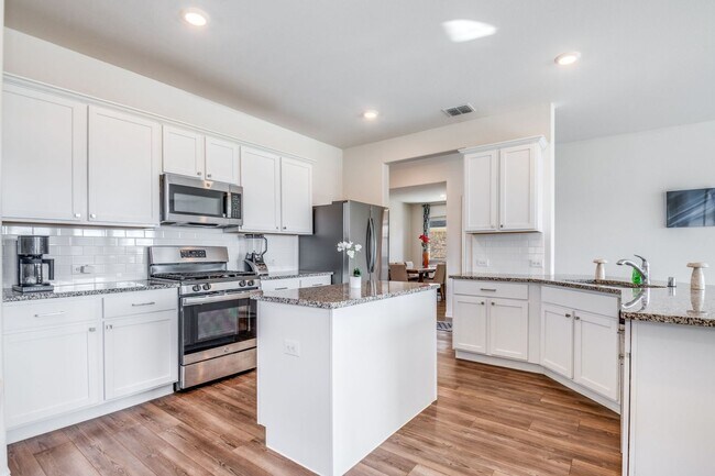Building Photo - Spacious 4BR House in Forney , near by best elementary school